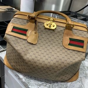 Vintage Gucci travel bag/purse